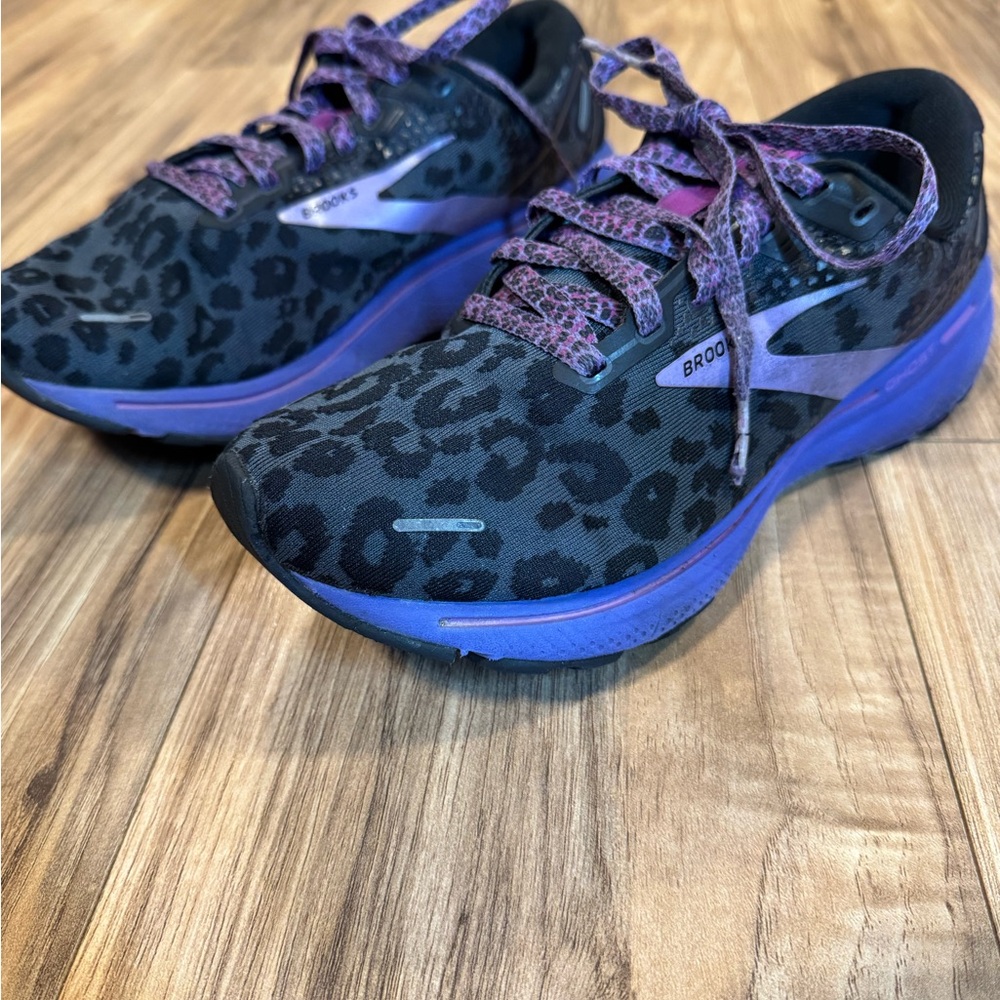 Brooks Ghost 14 Shoes Womens 9.5
Black Purple Cheetah Leopard Print
1203561B098